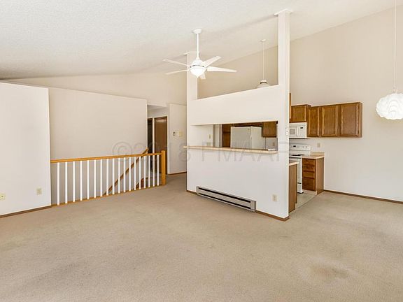 4th image of 2925 32nd St S