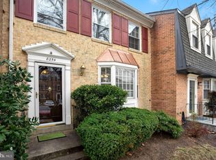 8254 Doctor Craik Ct, Alexandria, VA 22306