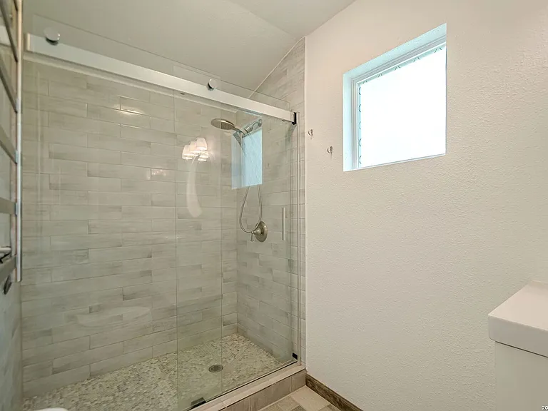 227 Devonshire Dr — Photo 47