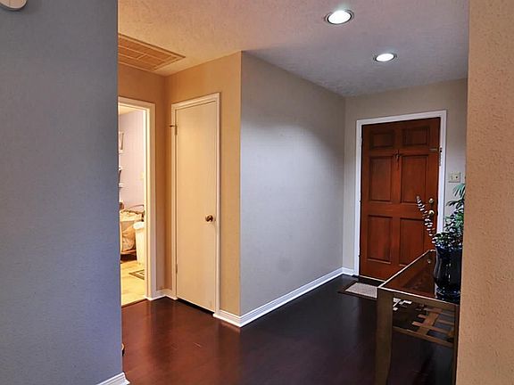 4th image of 2122 Bisontine St