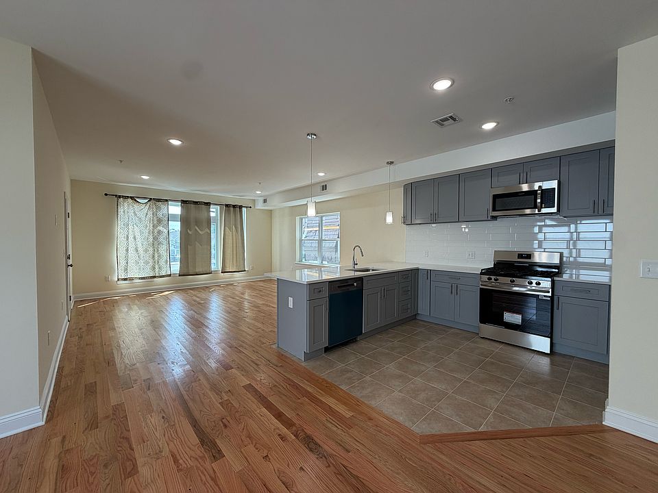 1st image of 491-493 S 10th St #1