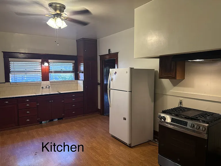 547 N Baker St — Photo 4