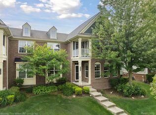 51114 Sleepy Hollow Ln, Canton, MI 48188