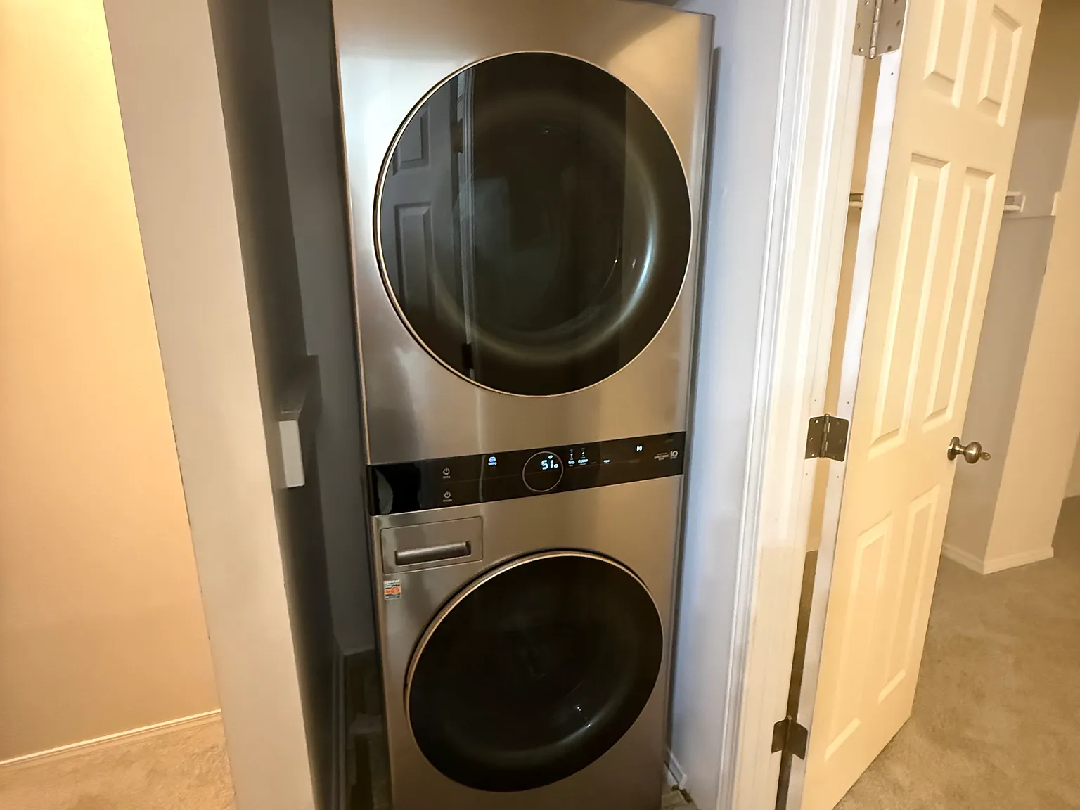 2 bed, 1.5 bath, 900 sqft, $2,300 — Photo 4