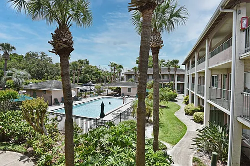 121 Oyster Bay Cir #360 Photo 1