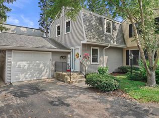 26 Whitcomb Cir, Madison, WI 53711