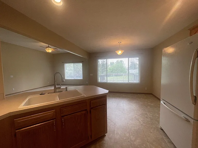 2309 Aberdeen Dr — Photo 4