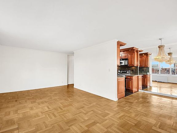 4th image of 205 3rd Ave APT 20C