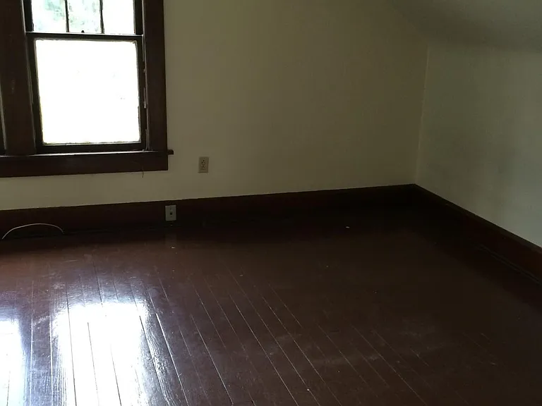 606 View Ave — Photo 2