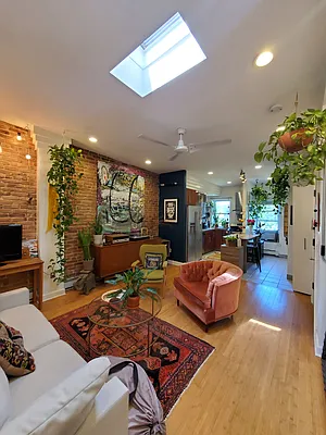 Rented by Compass | media 18