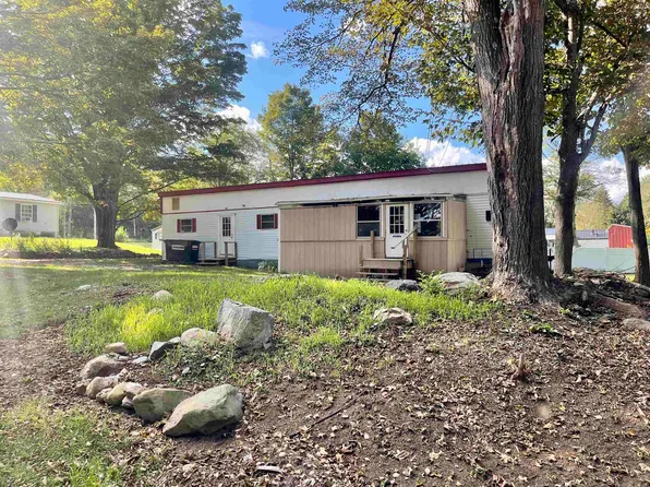 6 Puckershire Avenue, Claremont, NH 03743
