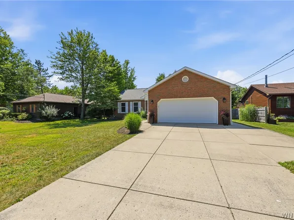 6370 Versailles Rd, Lake View, NY 14085