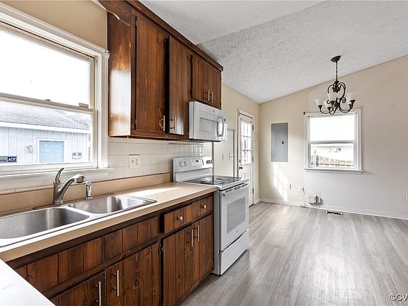 2nd image of 5100 Futura Ave