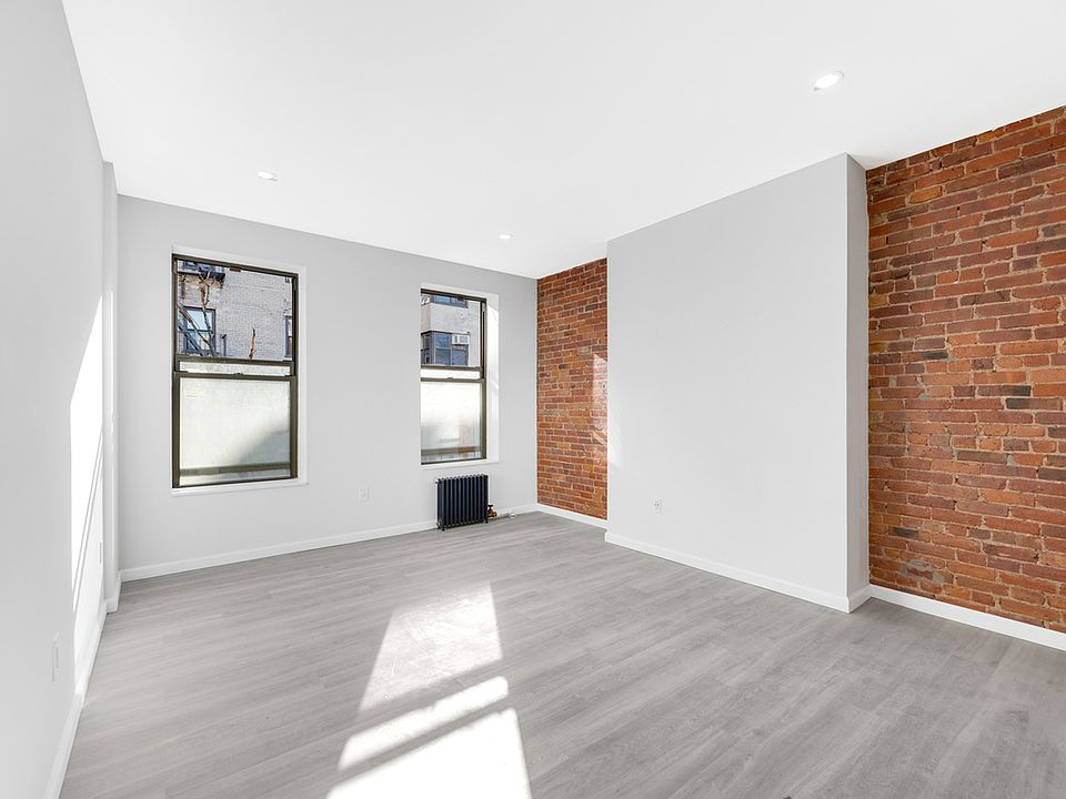 2nd image of 240 E 75th St #14