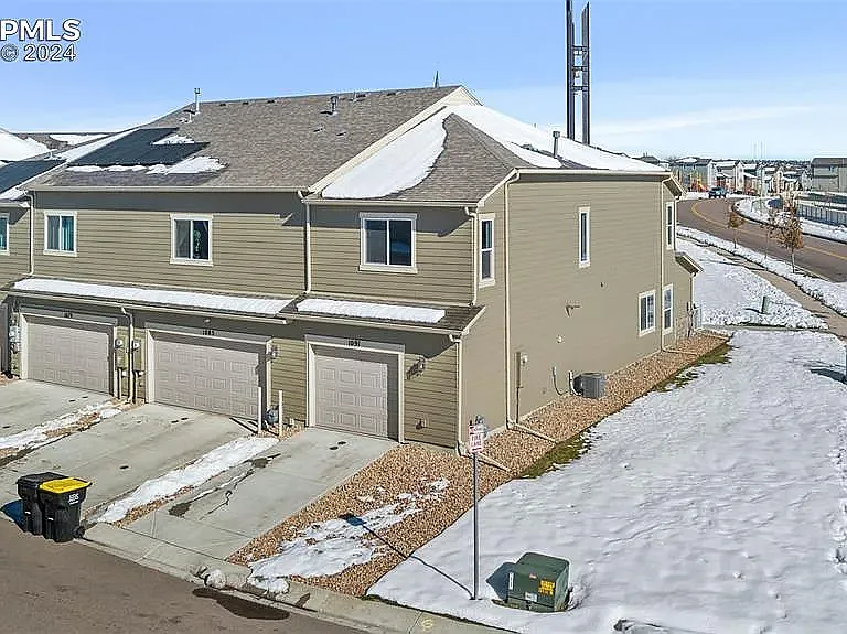 1091 Petra Hts — Photo 1