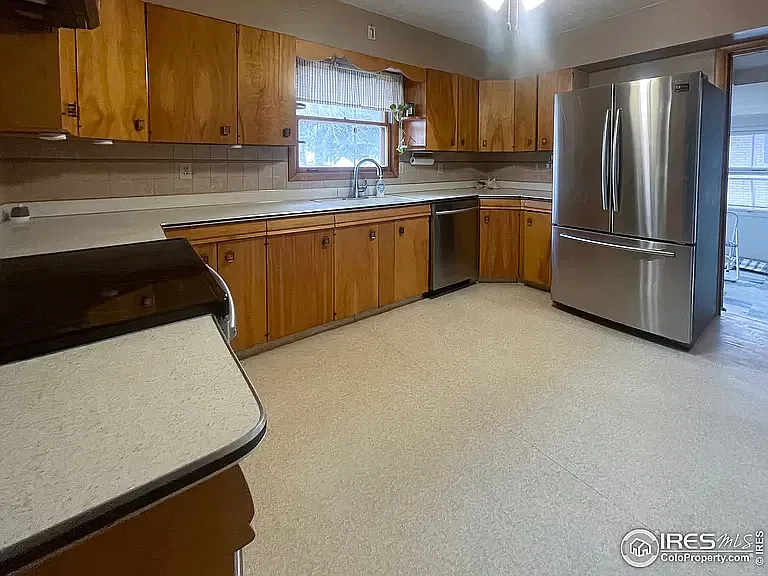 5 bed, 2470 sqft, $1,800 — Photo 4