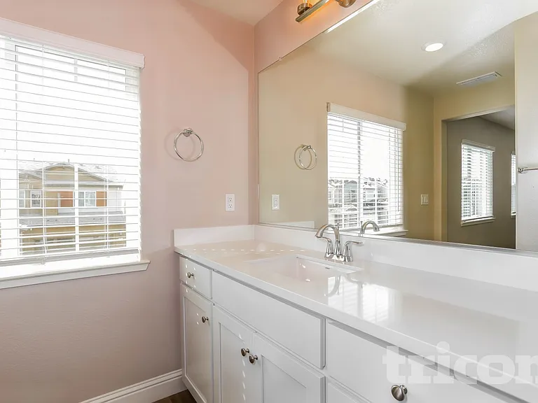 816 Chiselville Ln — Photo 2