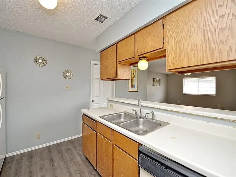 5809 Spring Meadow Rd #B — Photo 8