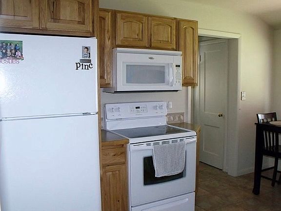 4th image of 1344 Country Club Dr