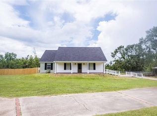 7240 Olsen Rd, Sulphur, LA 70665