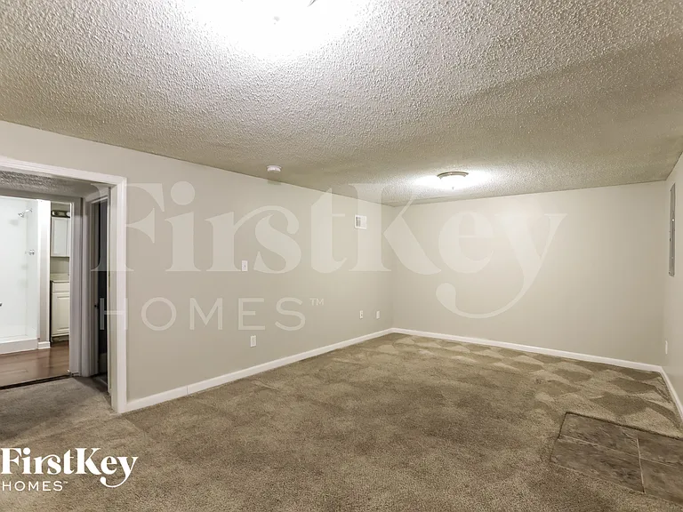 5128 N Palmer Ave — Photo 8