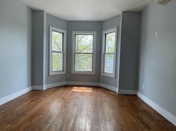 112 Duncan Avenue image 3 of 8