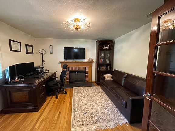 4th image of 3911 Cayente Way