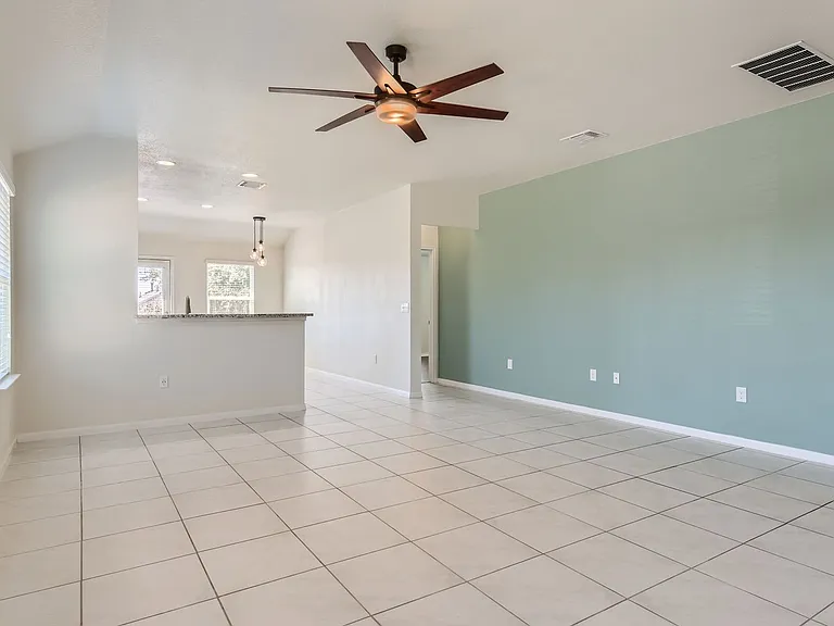2025 Grow Ln — Photo 3