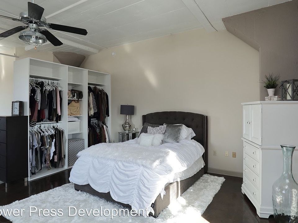 1st image of 3030 E 63rd St APT 309