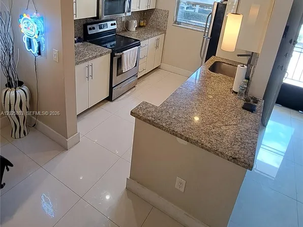 201 178th Dr APT 209, Sunny Isles Beach, FL 33160