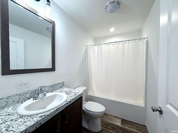 3rd image of 1505 Krau St
