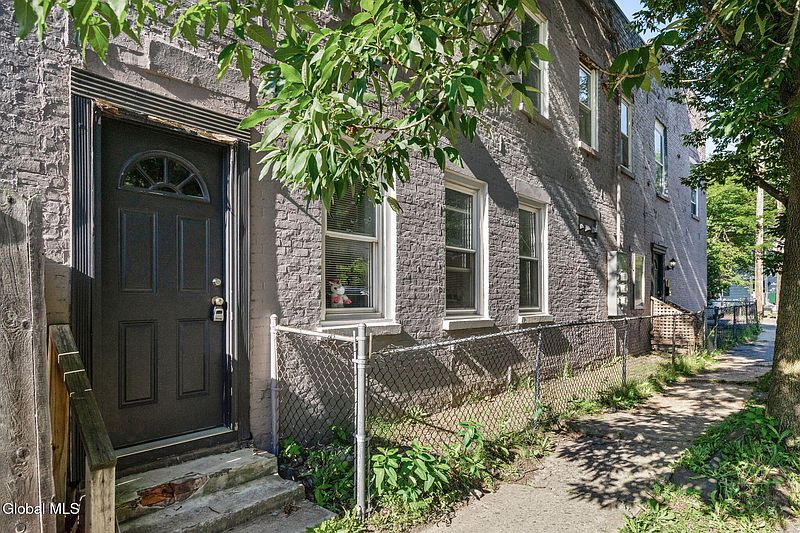 2nd image of 421 4th Street