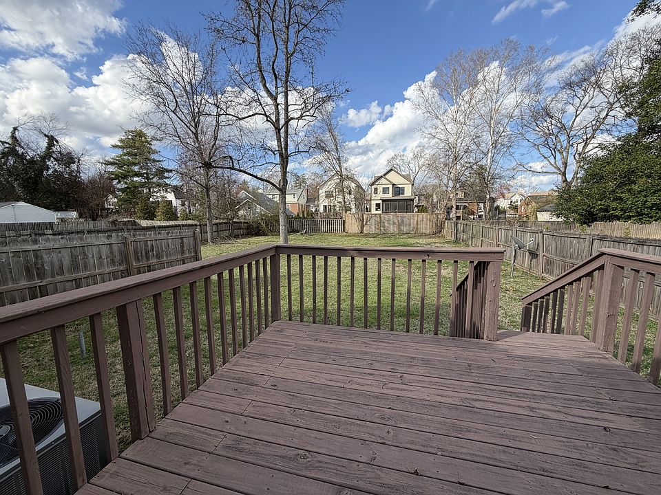 1st image of 1012 Caldwell Ln