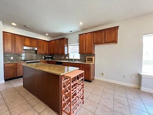 3518 Ellies Ln — Photo 8