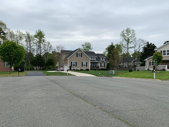 4th image of 1901 Sharbel Cir