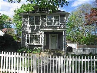 2nd image of 14 Edwards Pl