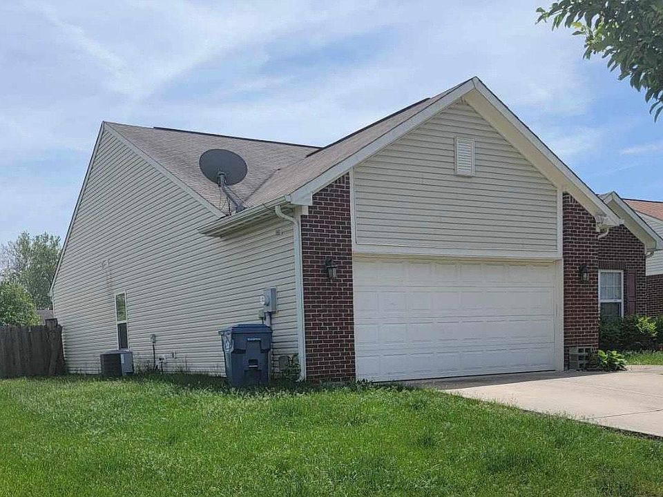 2nd image of 729 Winding Grove Dr