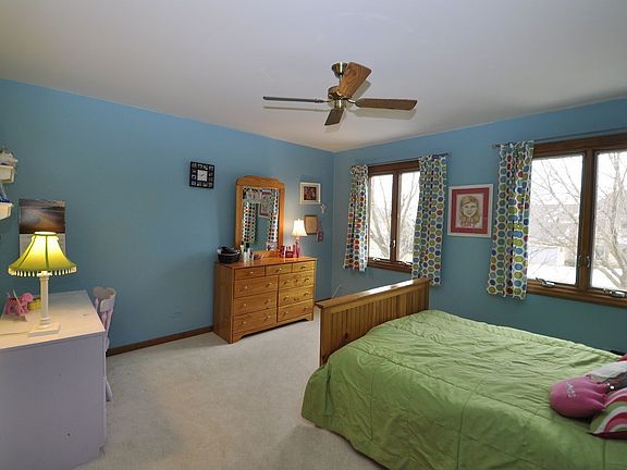 3rd image of 1511 Parkfield Ct