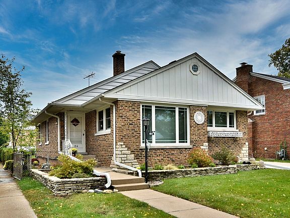 2nd image of 814 S Ashland Ave