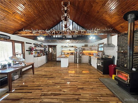 5th image of 2718 Vollentine Rd