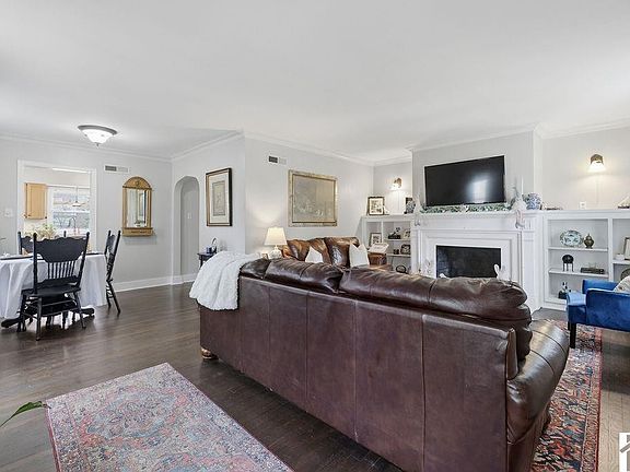 5th image of 327 Friedman Ave