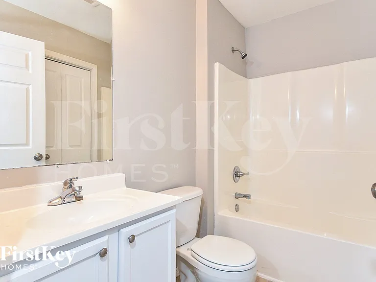 203 Bingham St — Photo 9