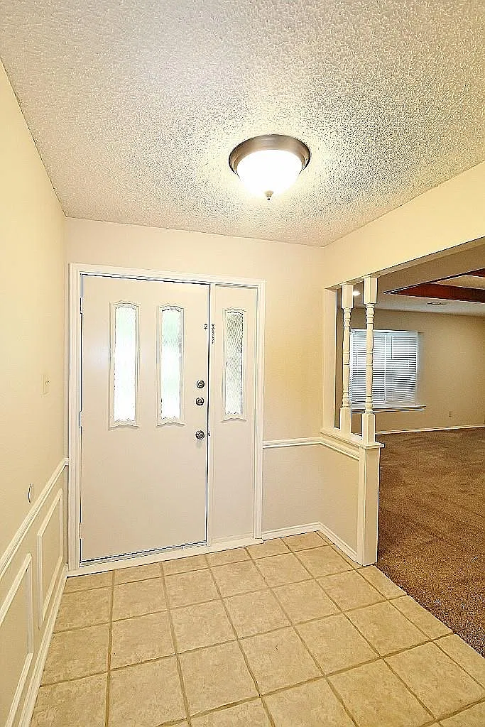 3 bed, 1645 sqft, $2,100 — Photo 4