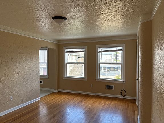 2nd image of 3212 Wetmore Ave #4