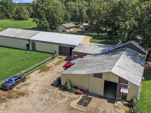 3rd image of 6595 Kilbourne Rd