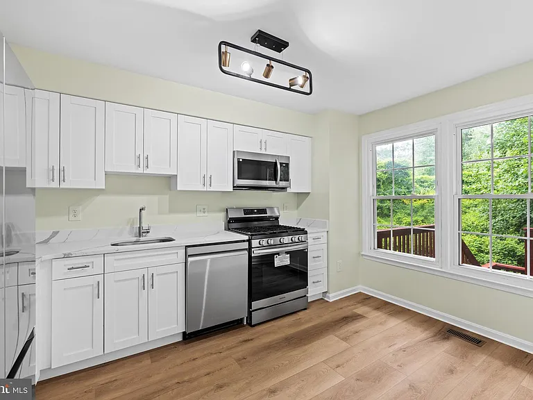 2615 Chivalry Ct — Photo 21