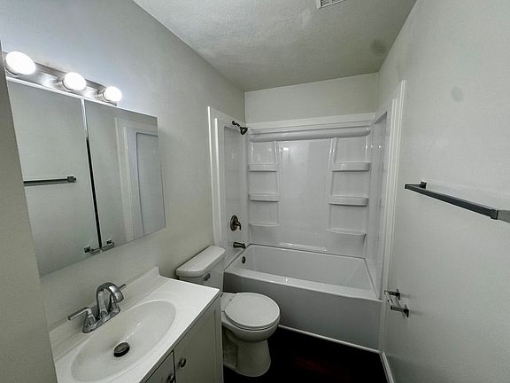 4th image of 3021 4th St APT 2