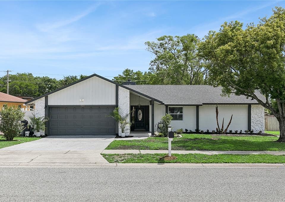 1st image of 103 Spanish Oak Ln