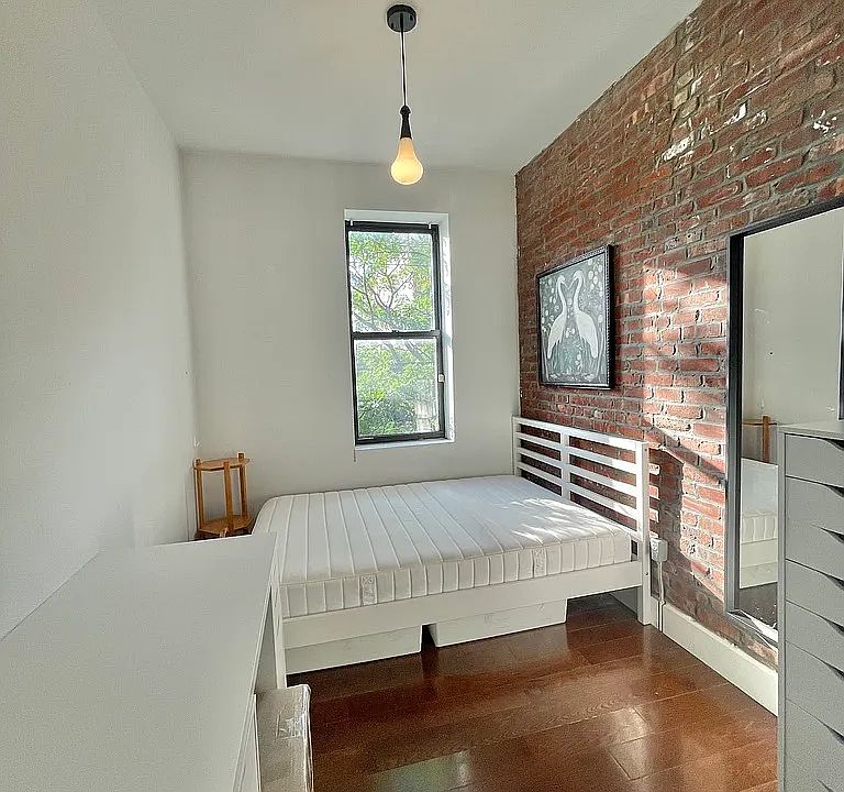 1st image of 204 Starr St #3D