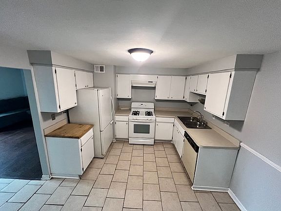 4th image of 11111 S 84th Ave APT 3A